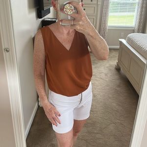 Nine West dressy sleeveless V Neck pullover blouse